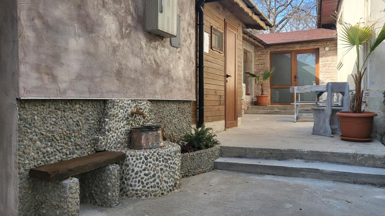 Стаи За Гости Лилия Hisarya Exterior foto